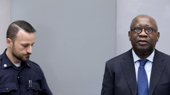 Incarcéré à la Cour pénale internationale depuis près de six ans, l’ex-président de la Côte d’Ivoire Laurent Gbagbo a exhorté les juges internationaux à prononcer son acquittement et à le libérer de prison, argumentant que le procureur n’a pas été en mesure de prouver les accusations de crimes contre l’humanité.