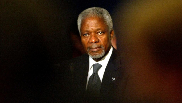 L’ancien secrétaire général de l’ONU et prix Nobel de la paix, le Ghanéen Kofi Annan, est décédé, ce samedi 18 août, à l’âge de 80 ans, après « une courte maladie », a annoncé, à Genève, sa fondation, la Fondation Kofi Annan, dans un communiqué. Les réactions, en Afrique et dans le reste du monde, lui rendant hommage, se multiplient. L'actuel secrétaire général des Nations unies, Antonio Guterres, a salué « une force qui guidait vers le bien ».