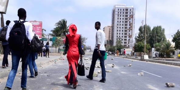 Alors qu’un retard dans le versement des bourses a donné lieu à de violentes manifestations, de jeunes Sénégalais racontent leur quotidien au « Monde Afrique »