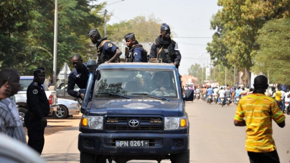 Au Burkina Faso, les médecins légistes sont au travail dans la capitale Ouagadougou après le décès de onze personnes, dans la nuit du 14 au 15 juillet, dans les locaux de l'unité antidrogue de la capitale. Ces personnes étaient détenues en garde à vue dans le cadre d'une enquête de la police.
