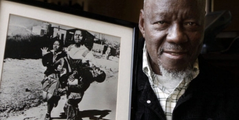 Mort du célèbre photographe sud-africain Sam Nzima