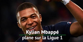 Foot - L1 - PSG - Kylian Mbappé (PSG) plane sur la Ligue 1