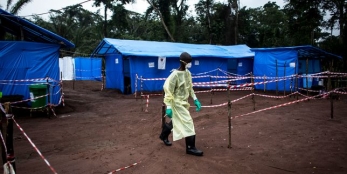 Ebola : l’OMS se prépare au « pire des scénarios » en RDC