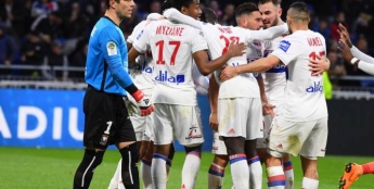 Foot - L1 - Lyon retrouve enfin le succès en Ligue 1 en dominant Caen