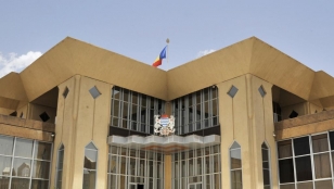 Tchad: polémique sur le caractère laïc de la IVe République