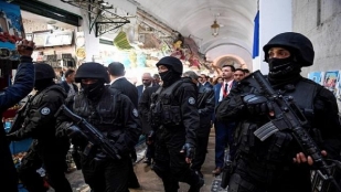 Tunisie : des policiers et militaires votent pour la première fois