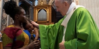 Le pape François : « Les migrants sont le symbole de tous les exclus de la société globalisée »