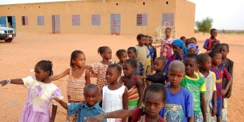 Une école incendiée par des individus armés au Burkina Faso