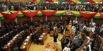 Au Ghana, face à la pression populaire, Accra renonce à construire un nouveau Parlement